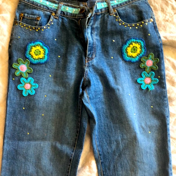 The Denim Tailor Crochét Floral &Rhinestone Jeans - Picture 2 of 9